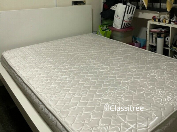 queen-size-bed-mattress-big-0