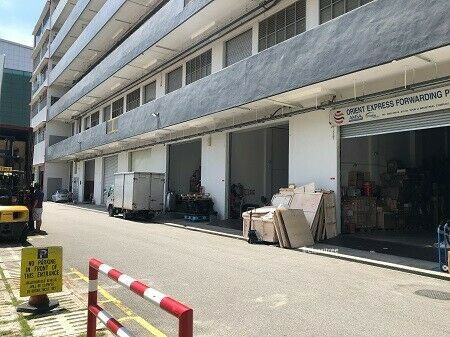 ground-floor-warehouse-for-rent-to-foot-loading-bays-near-big-1