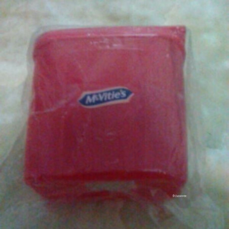 red-plastic-container-in-original-packaging-big-0