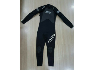 Ul Wetsuit for men Size Medium small for 