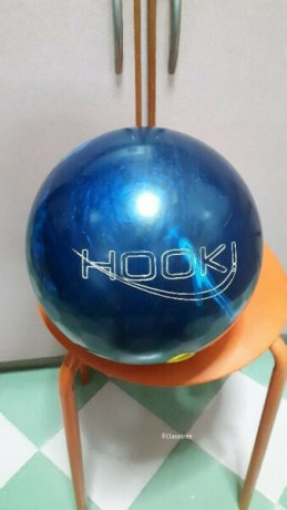 colourful-blue-reactive-global-hook-bowling-ball-pounds-ma-big-0