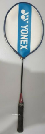 yonex-badminton-racket-with-casing-and-feather-shuttlecock-big-0