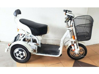  BaReLy USED WHeeLs ELECTRiC SCooTeR ins wheels NO BATTER