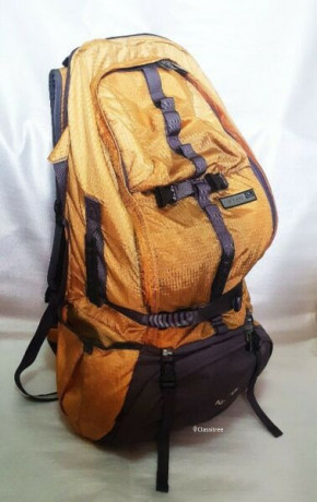 used-huge-caribee-platinum-trekking-backpack-l-big-0