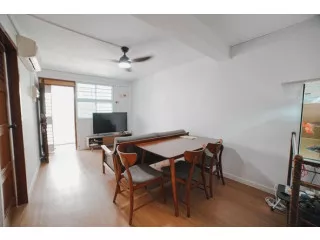 This flat is a 3 Rooms HDB for sale with 1 Baths in 125 Loro